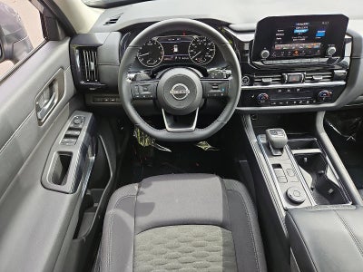 2023 Nissan Pathfinder SV