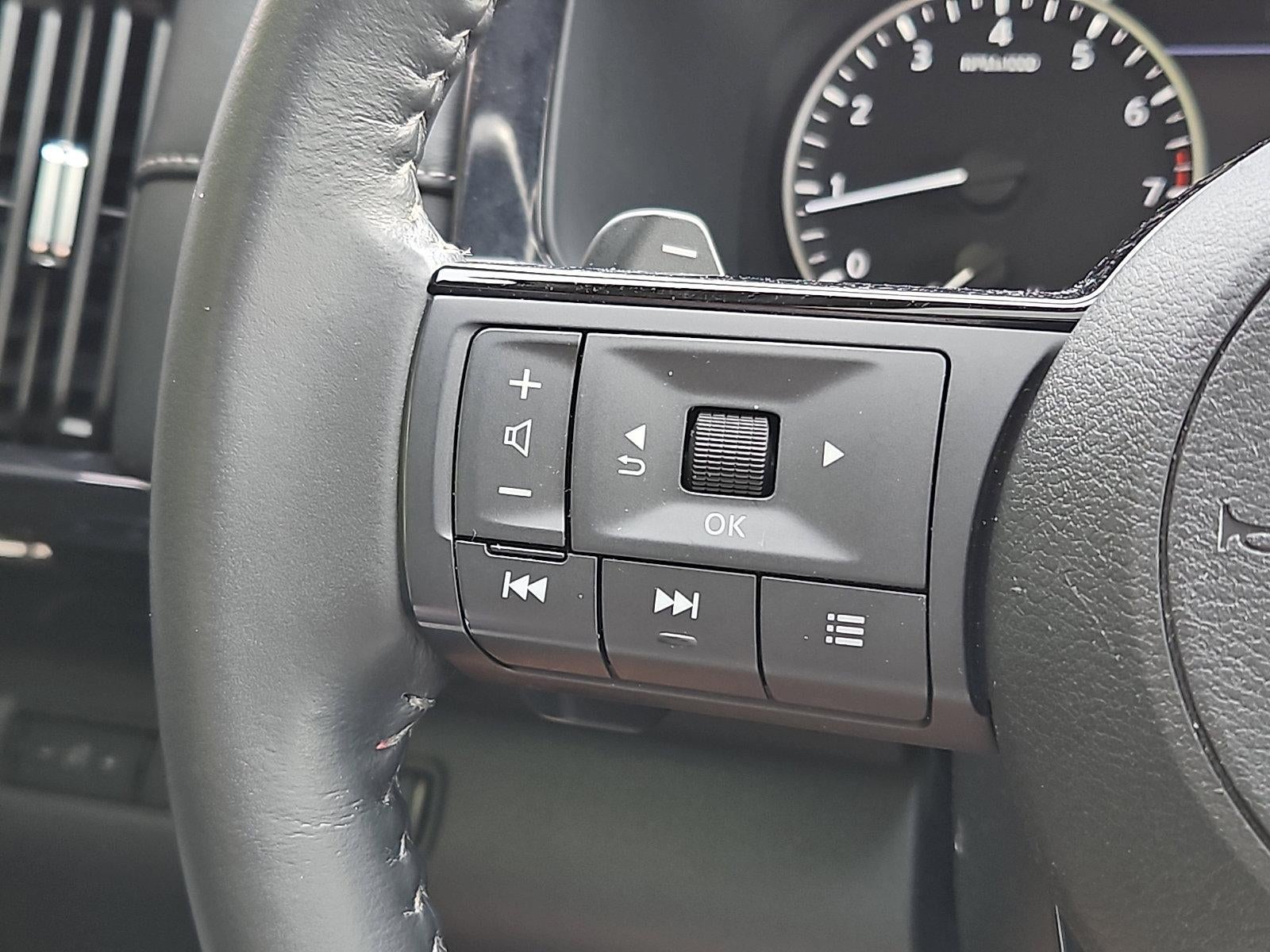 2023 Nissan Pathfinder SV