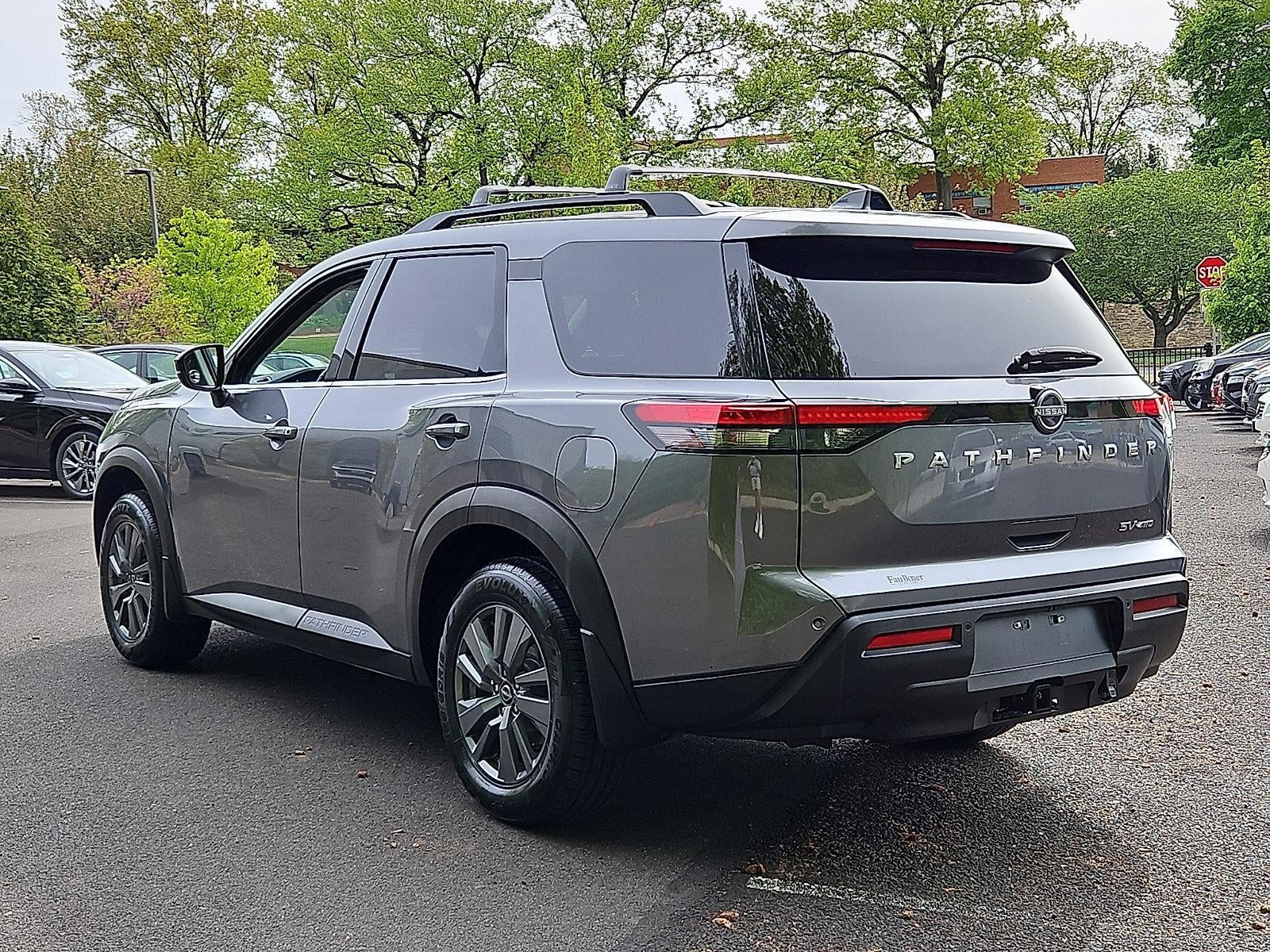 2023 Nissan Pathfinder SV