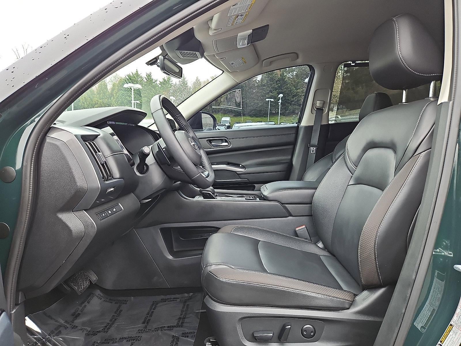 2024 Nissan Pathfinder SL