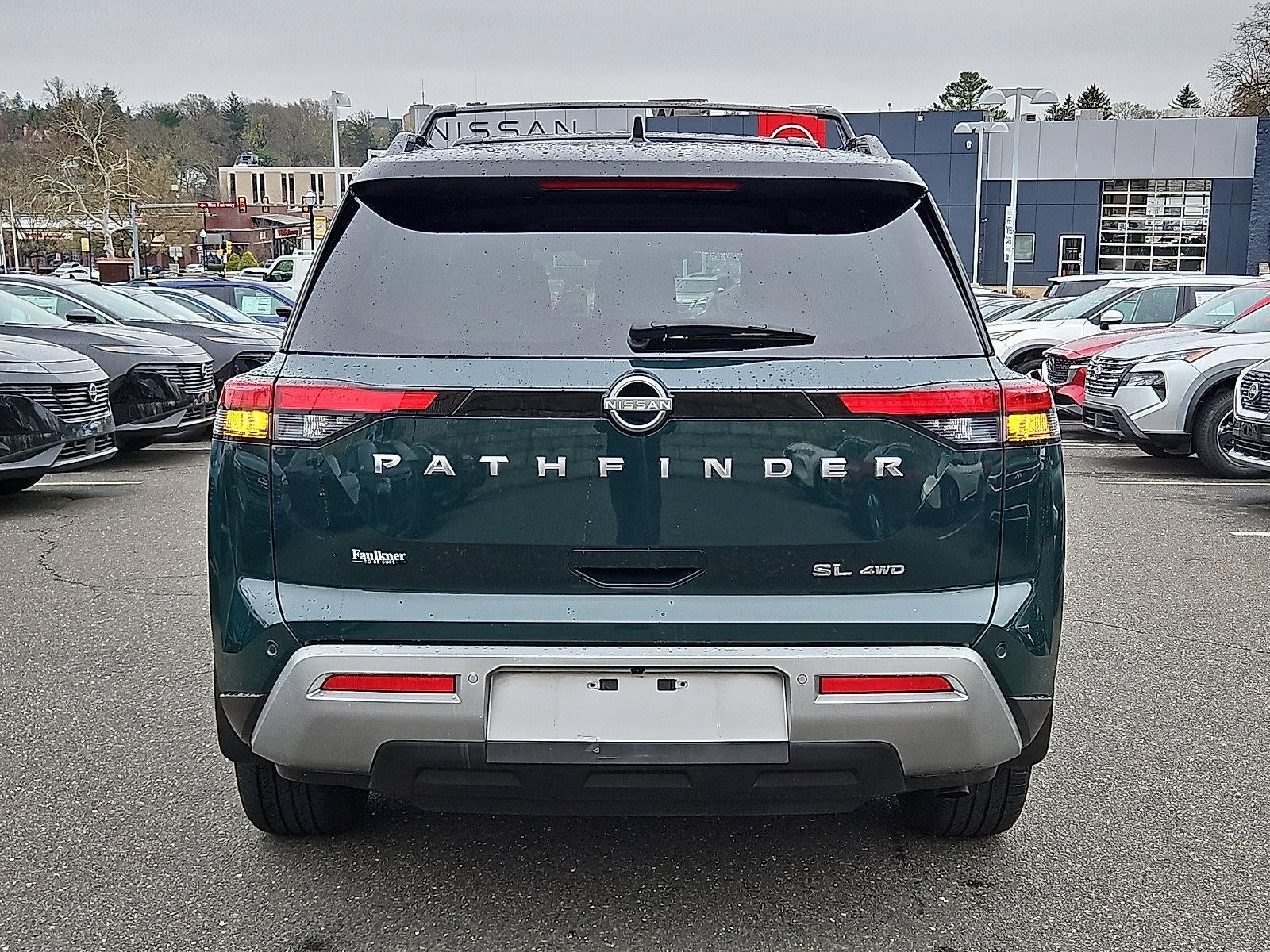 2024 Nissan Pathfinder SL