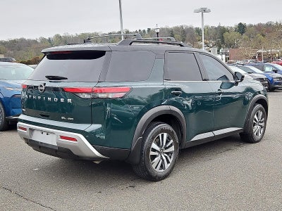 2024 Nissan Pathfinder SL