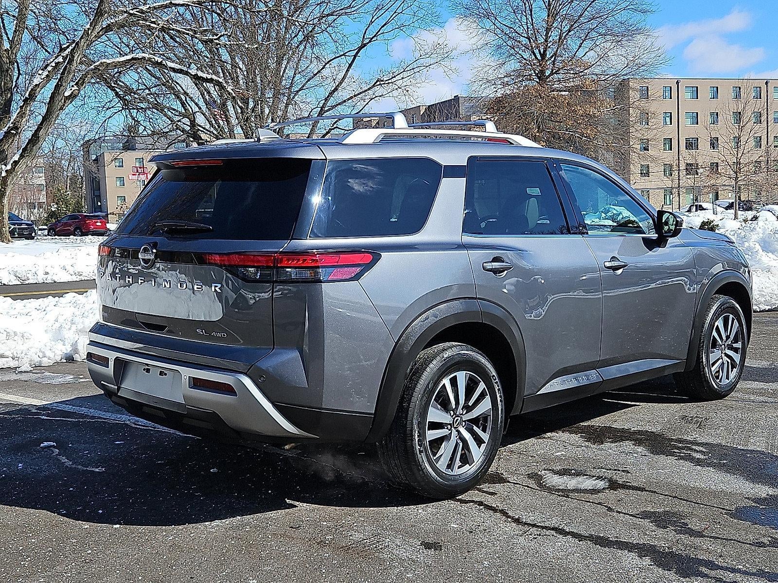 2023 Nissan Pathfinder SL