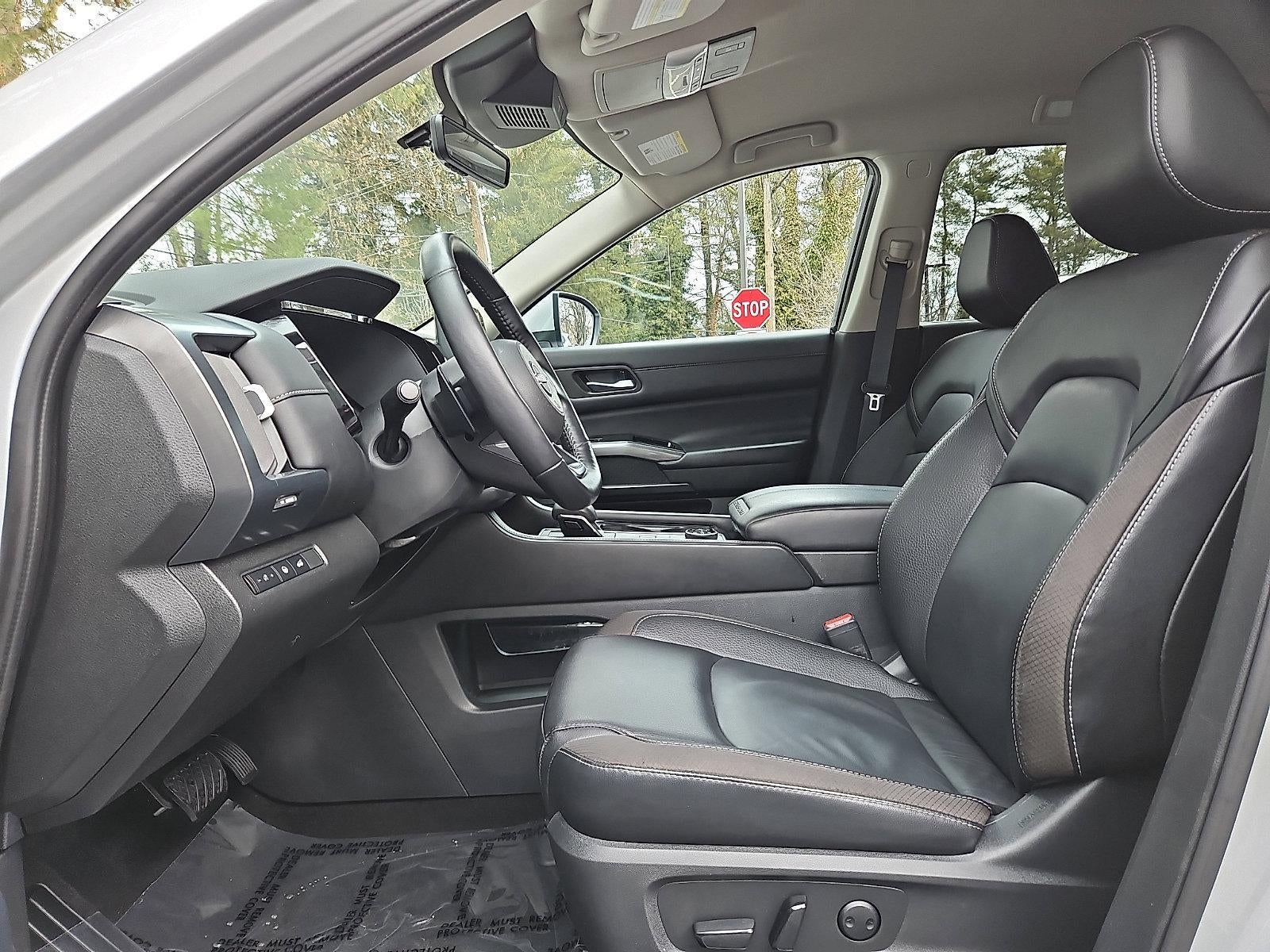 2023 Nissan Pathfinder SL