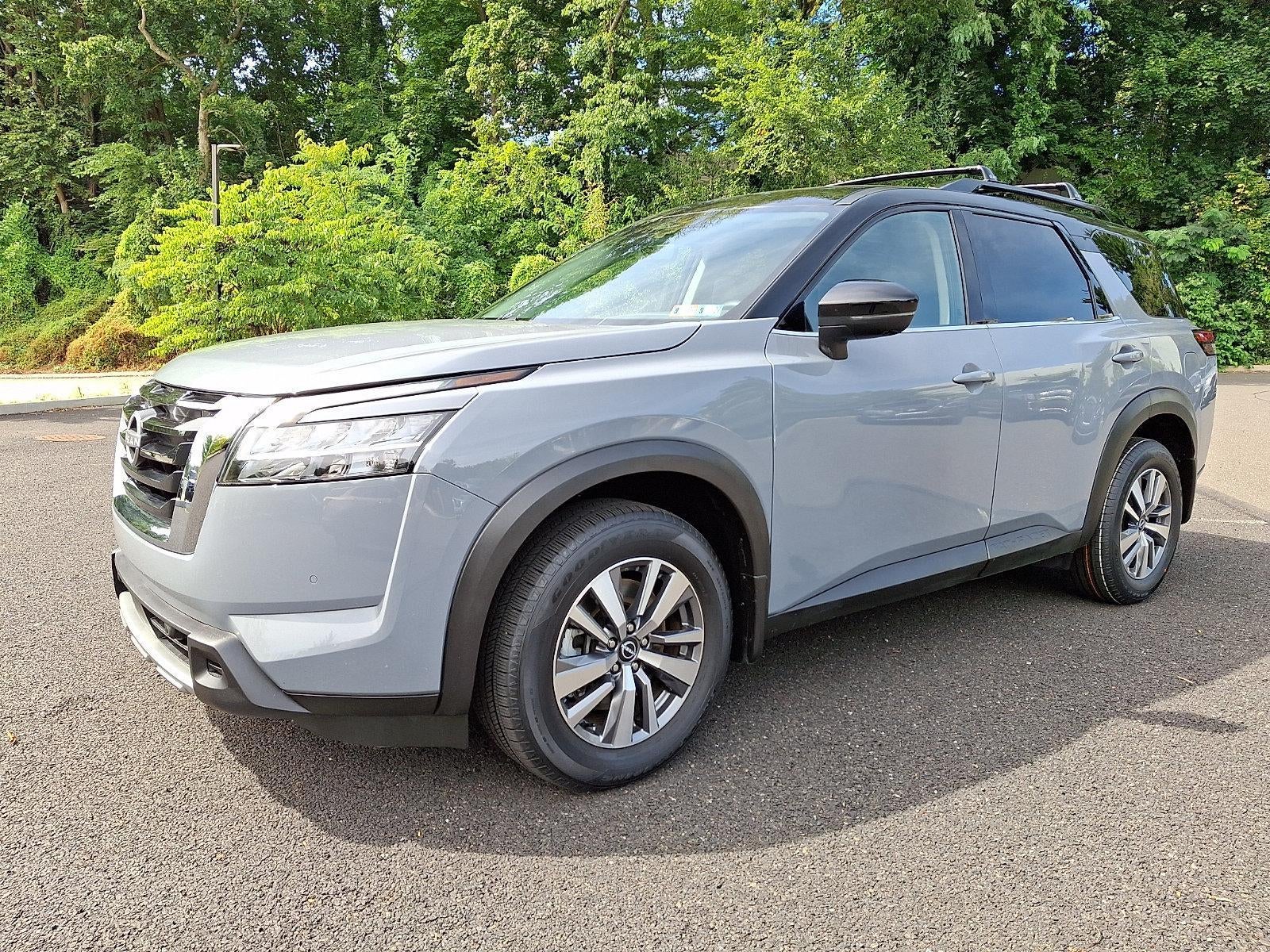 2024 Nissan Pathfinder SL