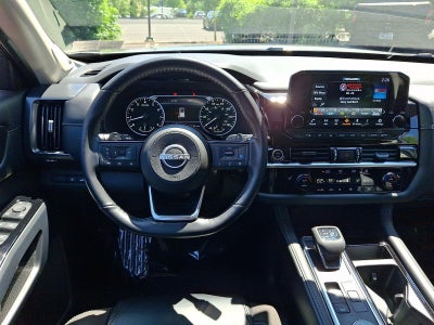 2024 Nissan Pathfinder SL