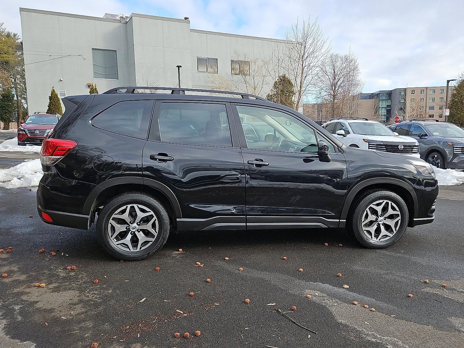 2023 Subaru Forester Premium CVT