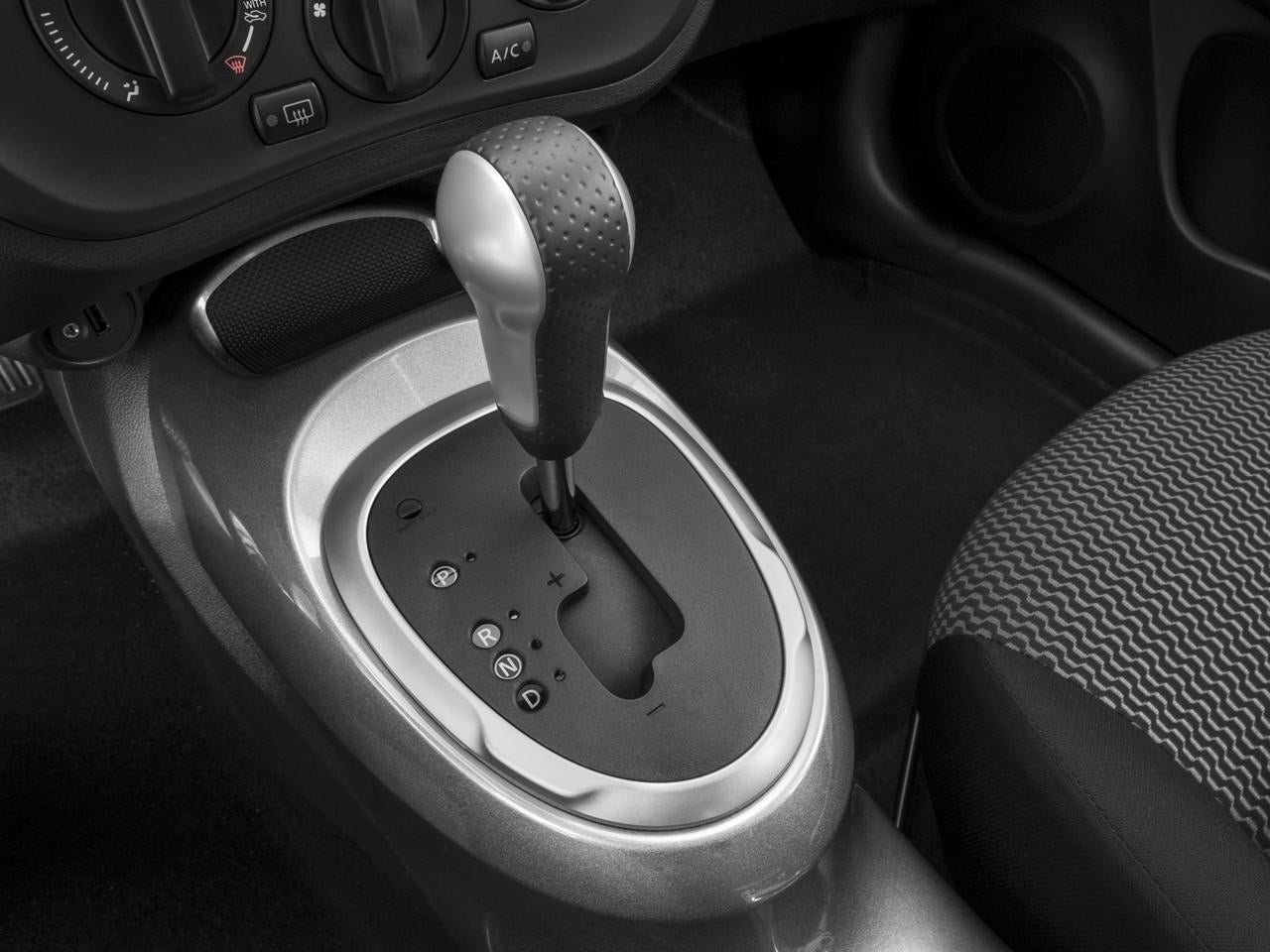 2017 Nissan JUKE AWD S