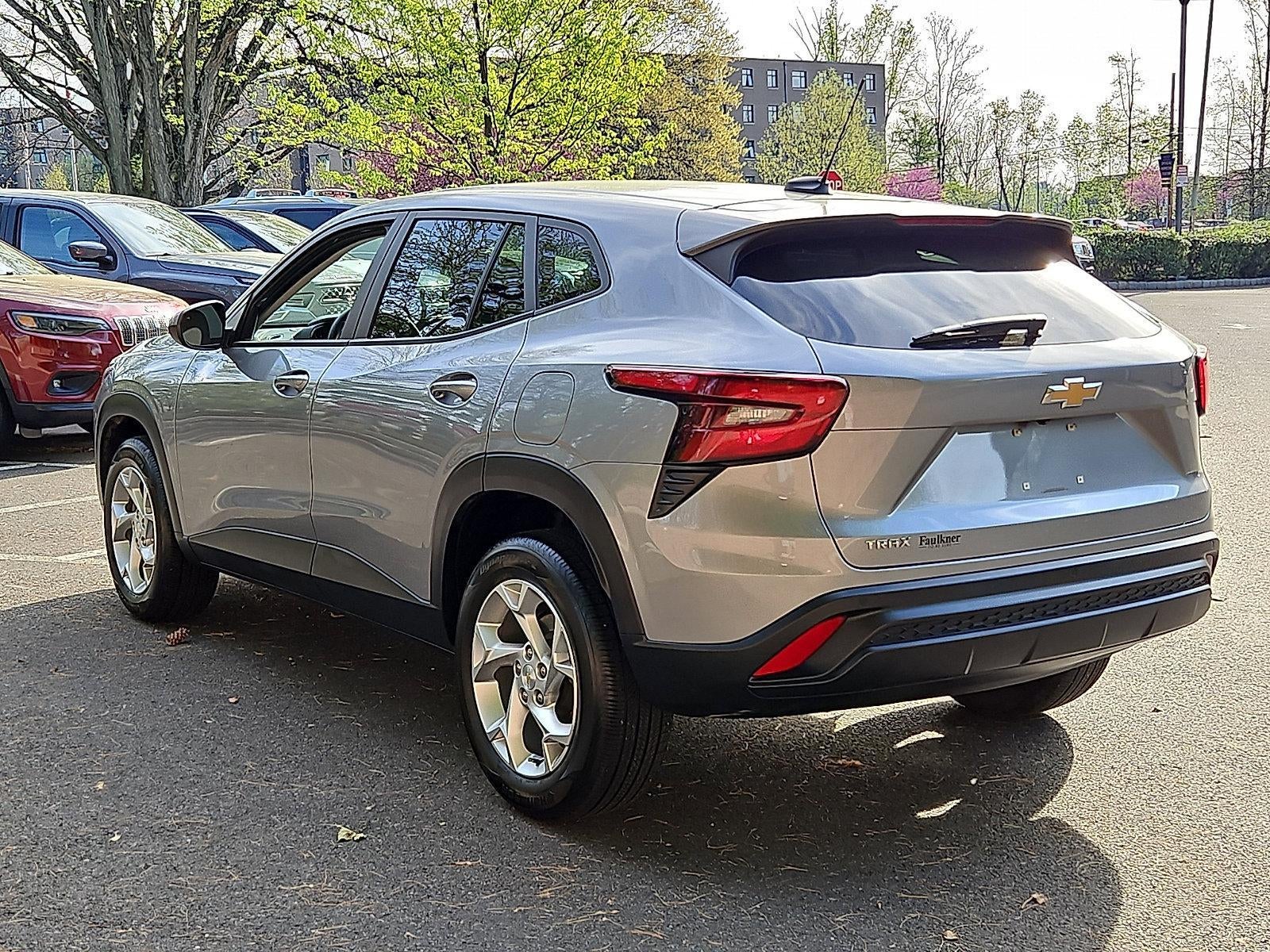 2024 Chevrolet Trax FWD 4dr LS