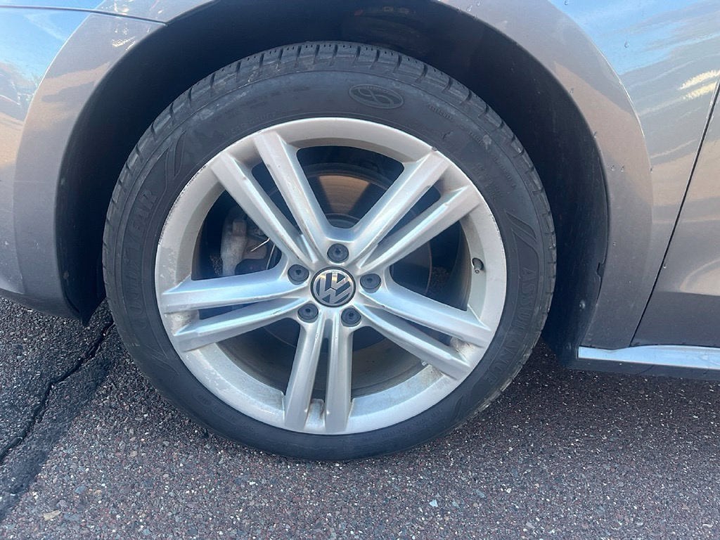 2014 Volkswagen Passat 4dr Sdn 1.8T Auto SE PZEV