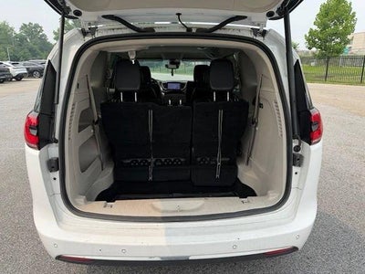 2023 Chrysler Pacifica Touring L FWD
