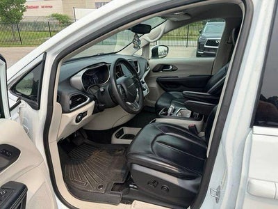 2023 Chrysler Pacifica Touring L FWD
