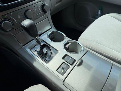 2013 Toyota Highlander 4WD 4dr V6 Plus (Natl)