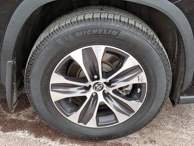 2022 Toyota Highlander XLE AWD (Natl)