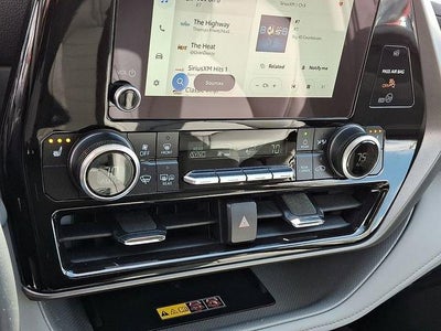 2025 Toyota Highlander XLE AWD (Natl)