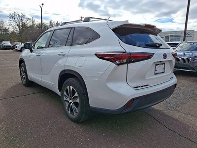 2025 Toyota Highlander XLE AWD (Natl)