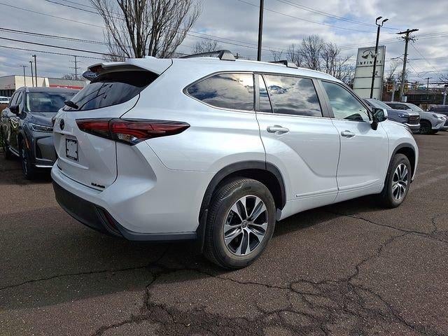 2025 Toyota Highlander XLE AWD (Natl)
