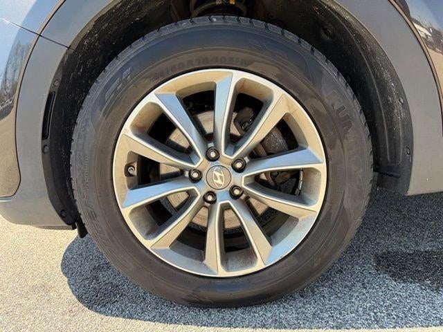 2017 Hyundai SANTA FE SE 3.3L Auto