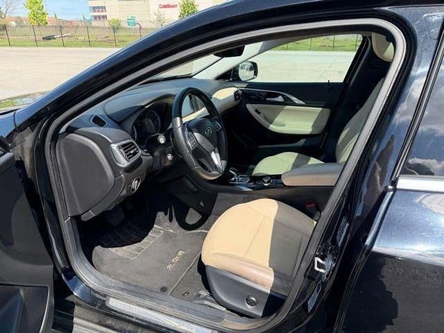 2018 INFINITI QX30 Premium AWD