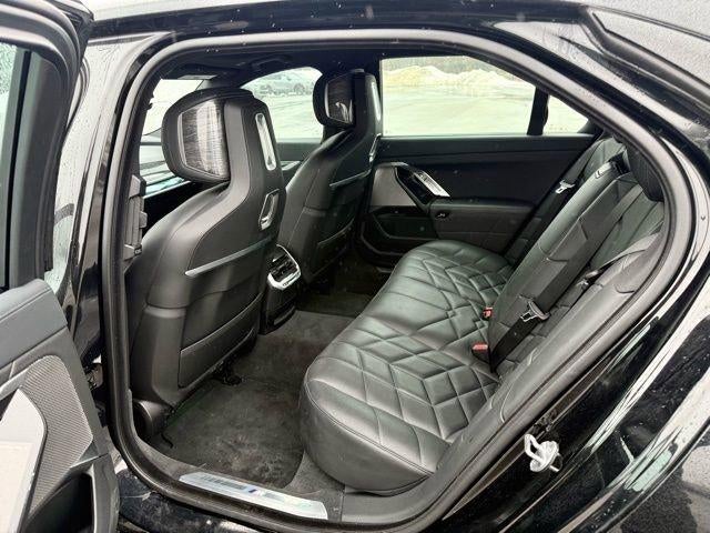 2024 BMW 740i xDrive Sedan