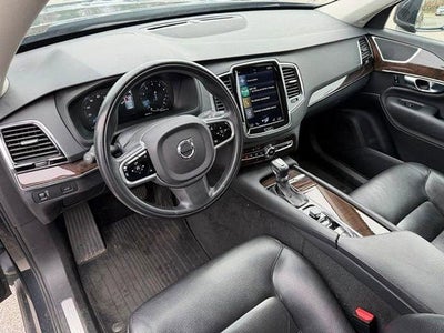 2017 Volvo XC90 T6 AWD 7-Passenger Momentum