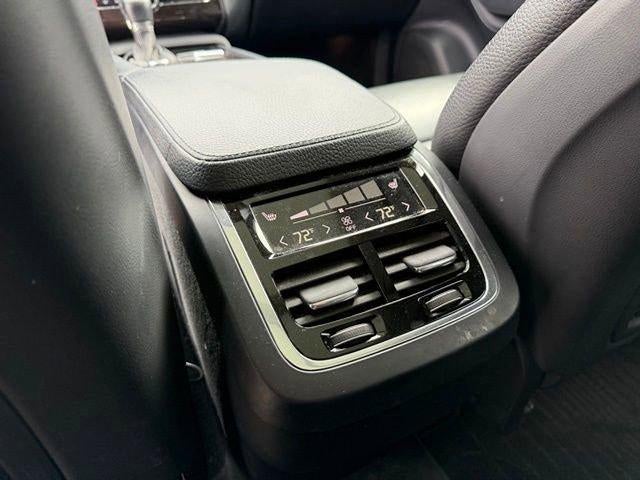 2017 Volvo XC90 T6 AWD 7-Passenger Momentum