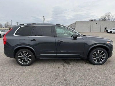 2017 Volvo XC90 T6 AWD 7-Passenger Momentum