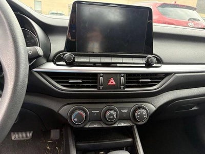 2023 Kia Forte LXS IVT
