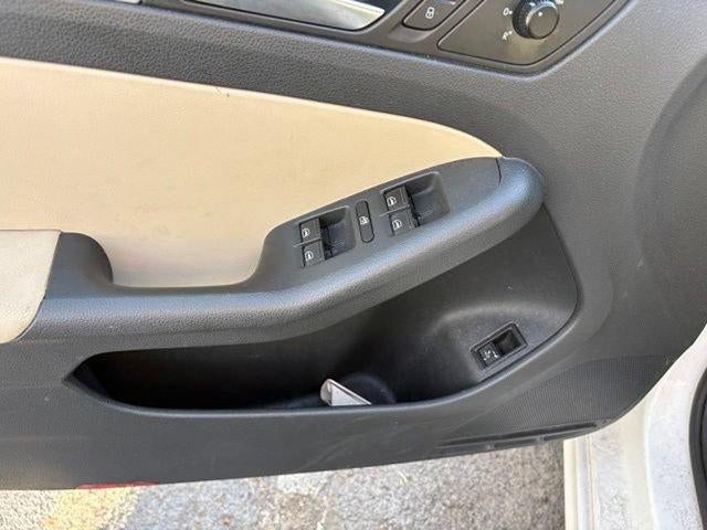 2012 Volkswagen Jetta 4dr Auto SEL Sedan