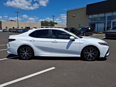 2024 Toyota Camry SE Auto (Natl)