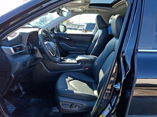 2025 Toyota Highlander XLE AWD (Natl)