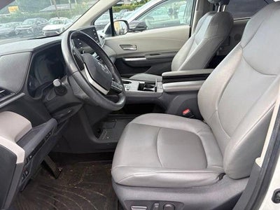 2021 Toyota Sienna XLE AWD 7-Passenger (Natl)