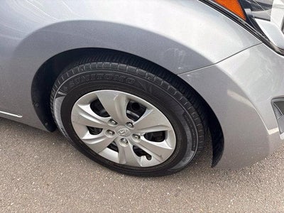 2016 Hyundai ELANTRA 4dr Sdn Auto SE