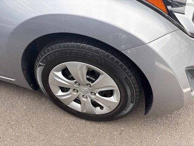 2016 Hyundai ELANTRA 4dr Sdn Auto SE