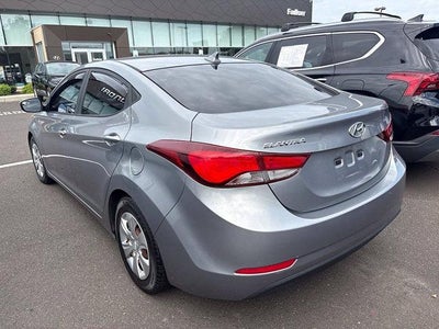 2016 Hyundai ELANTRA 4dr Sdn Auto SE