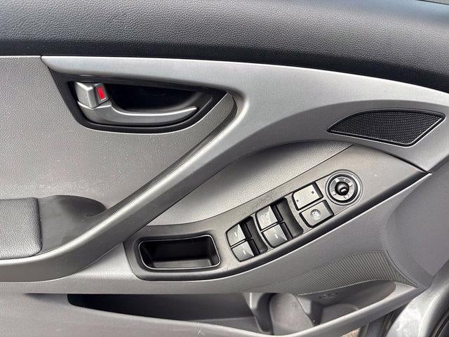 2016 Hyundai ELANTRA 4dr Sdn Auto SE